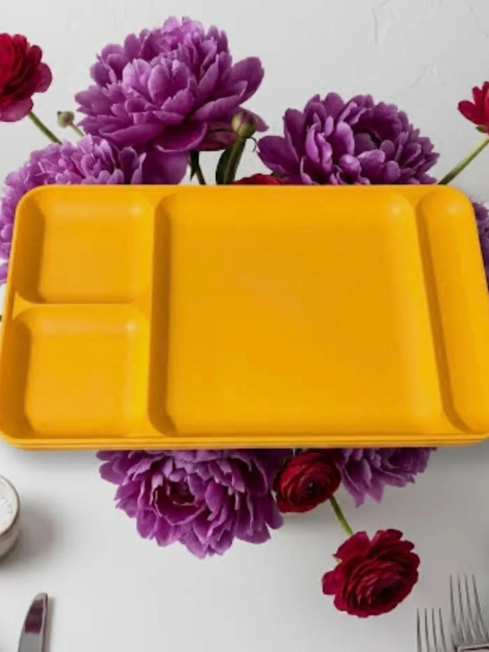 🌸 Vintage Tupperware Yellow Lunch Trays, Set of3